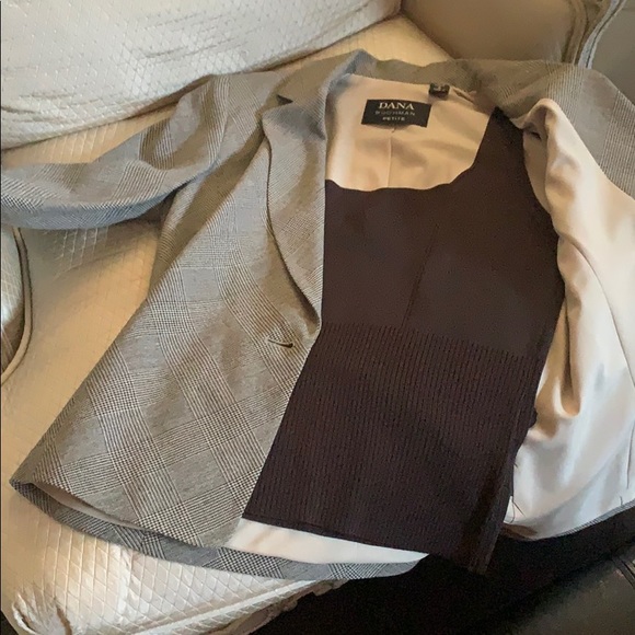 EUC Dana BUCHMAN Blazer & matching silk shirt - Picture 3 of 12